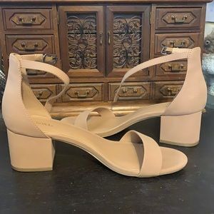 Open toe 2 1/2in healed tan sandals